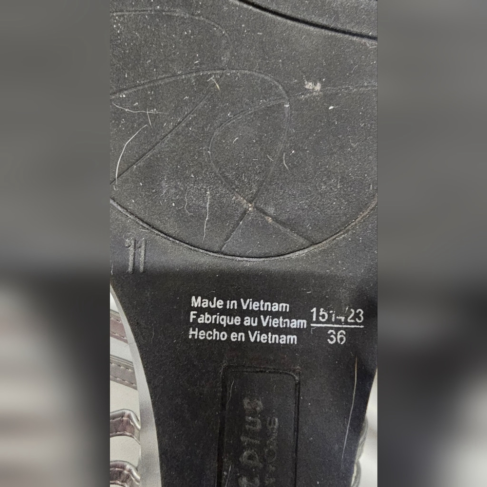 Women's Silver Strappy Sandals Sz 11 - Picture 5 of 5